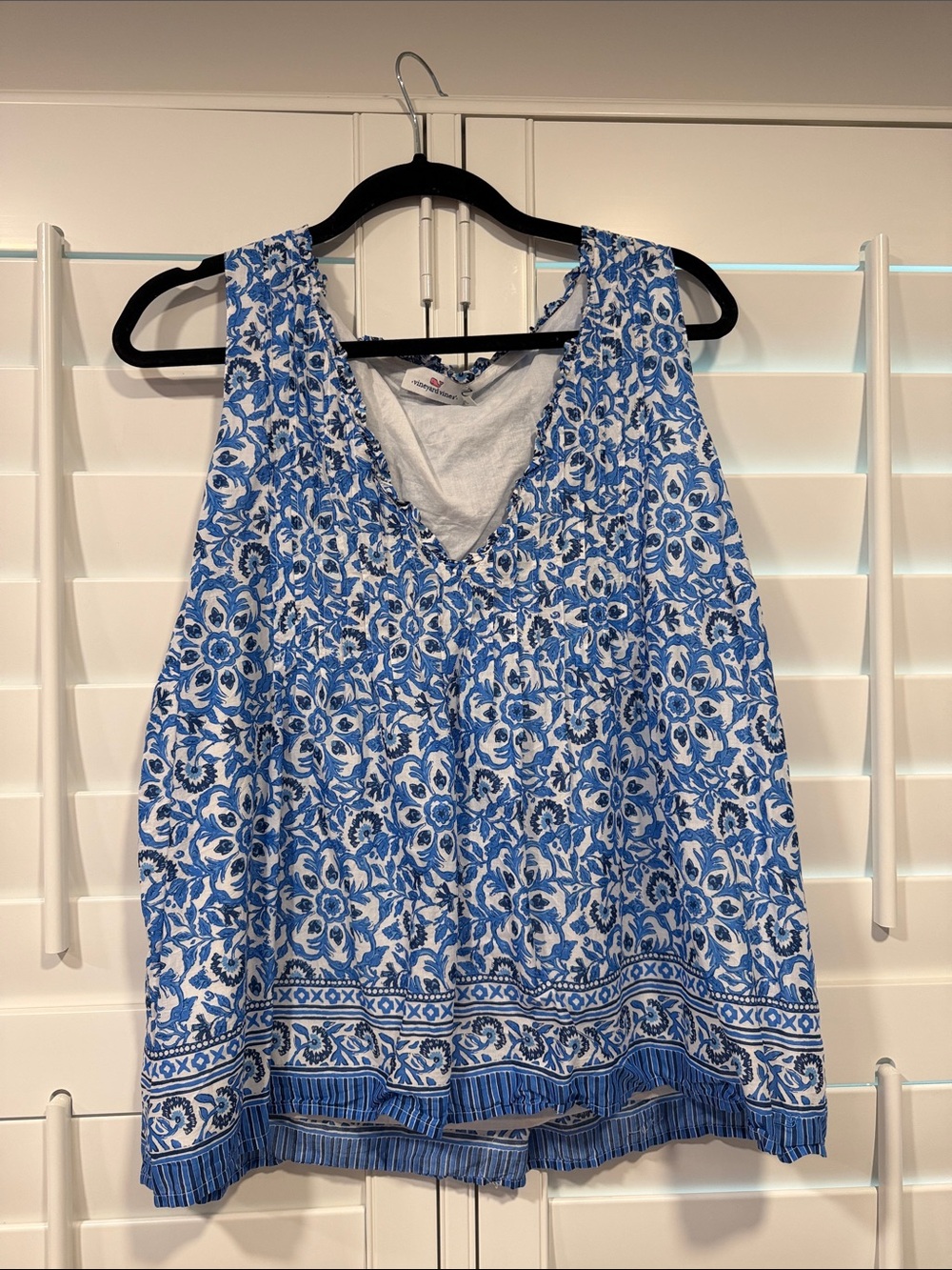 Vineyard Vines Blue and White Floral Sleeveless V-Neck Top